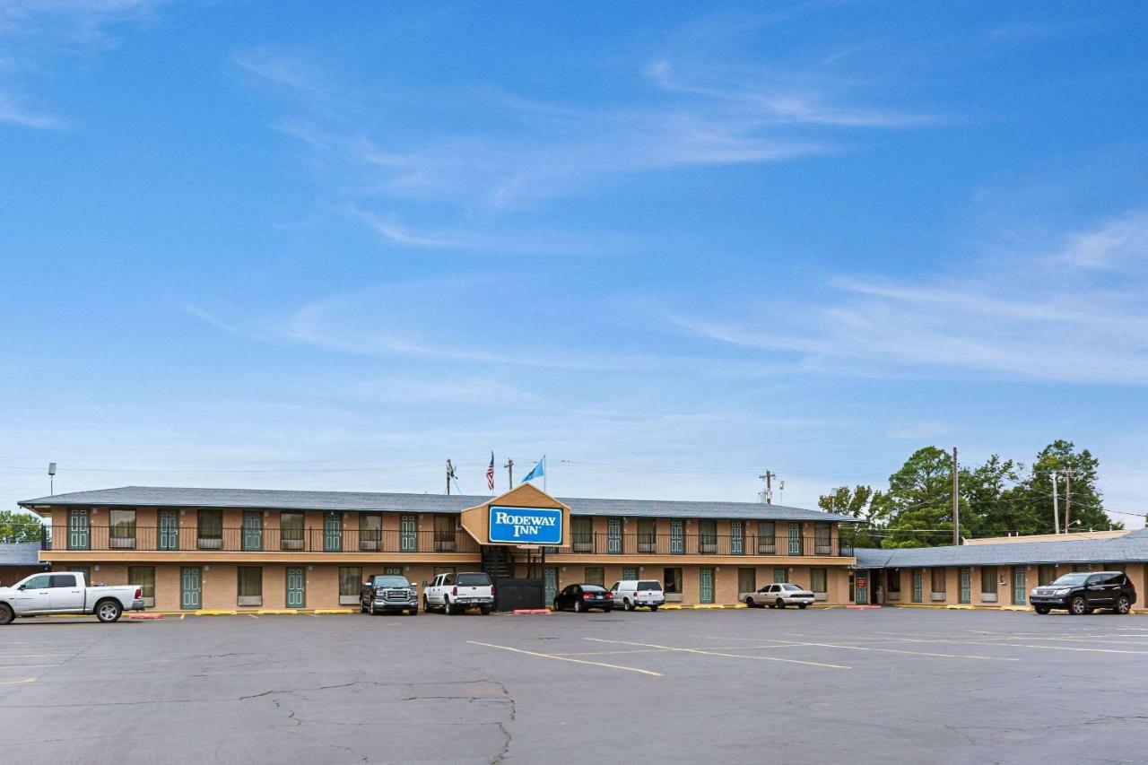 Rodeway Inn Muskogee Exterior photo